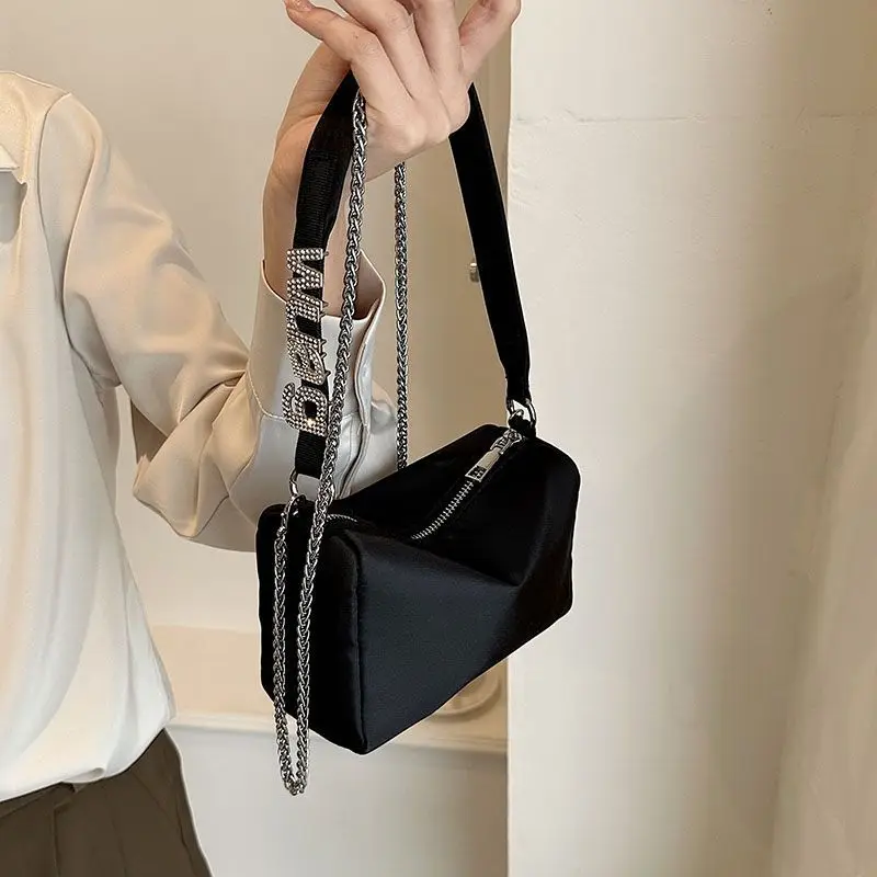 Rhinestone Underarm Bag 2022 New Handbag Womens Satin Diagonal Bag Letter Factory Wholesale Cross-border Canvas Bag Purses
Rhinestone Underarm Bag 2022 New Handbag Womens Satin Diagonal Bag Letter Factory Wholesale Cross-border Canvas Bag Purses