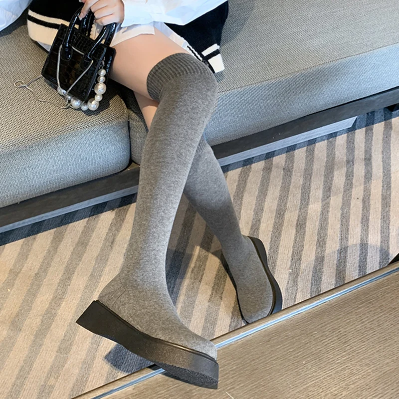 Женские сапоги-чулки выше колена на платформе без застежки | Обувь