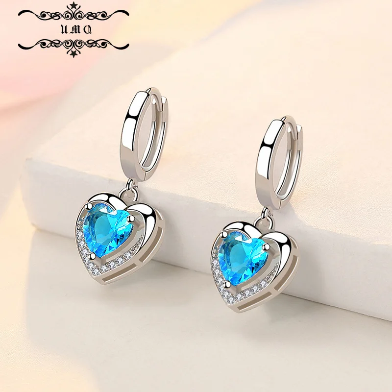 Женские серебряные серьги в виде сердца
Женские серебряные серьги в виде сердца