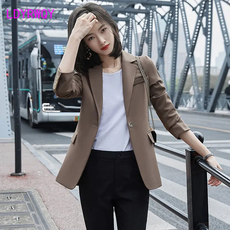 Curry suit jacket women's short 2023 small man spring and autumn British style design sense
Curry suit jacket women's short 2023 small man spring and autumn British style design sense