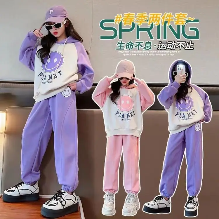 2023 Spring and Autumn Girls Sports Set Children's Hooded Letter Smiling Face Sweater+Pants Two Piece Set Teen Kids Loungewear
2023 Spring and Autumn Girls Sports Set Children's Hooded Letter Smiling Face Sweater+Pants Two Piece Set Teen Kids Loungewear