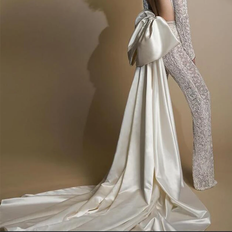 Champagne Satin Wedding Train Detachable White Big Bow Floor Length Long Tailing for Elegant Bridal Party Accessories Skirt 2022 
Champagne Satin Wedding Train Detachable White Big Bow Floor Length Long Tailing for Elegant Bridal Party Accessories Skirt 2022