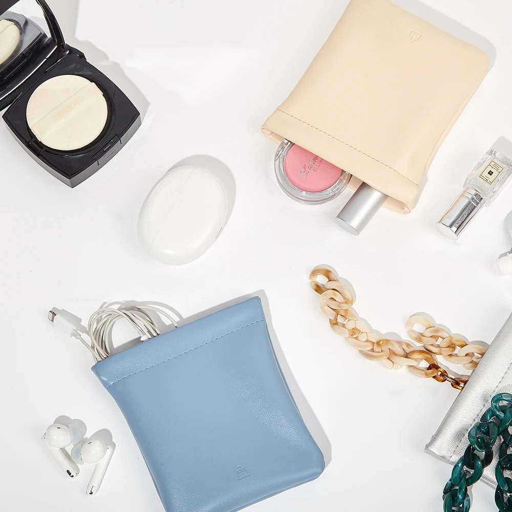 Portable Mini Cosmetic Storage Bag Waterproof Aunt Towel Powder Blusher Sundries Organizer Pouch Fashion Jewelry Protective Back
Portable Mini Cosmetic Storage Bag Waterproof Aunt Towel Powder Blusher Sundries Organizer Pouch Fashion Jewelry Protective Back