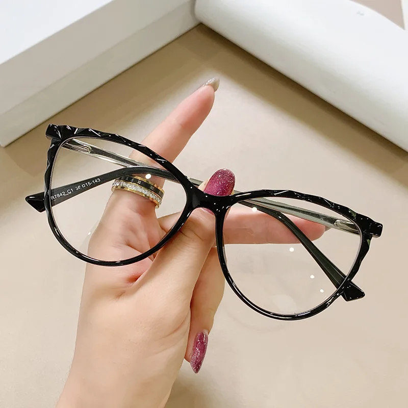 Women Blue Light Blocking Glasses with Cat Eyes Frame Vintage Transparent Computer Glasses Anti Blue Light Eyewear Eyeglasses
Women Blue Light Blocking Glasses with Cat Eyes Frame Vintage Transparent Computer Glasses Anti Blue Light Eyewear Eyeglasses