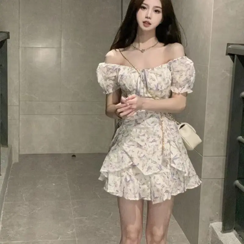 French Small Fragmented Flower Dress Women's 2023 Summer New Gentle, Sweet, Slim Bubble Sleeves Short Skirt
French Small Fragmented Flower Dress Women's 2023 Summer New Gentle, Sweet, Slim Bubble Sleeves Short Skirt