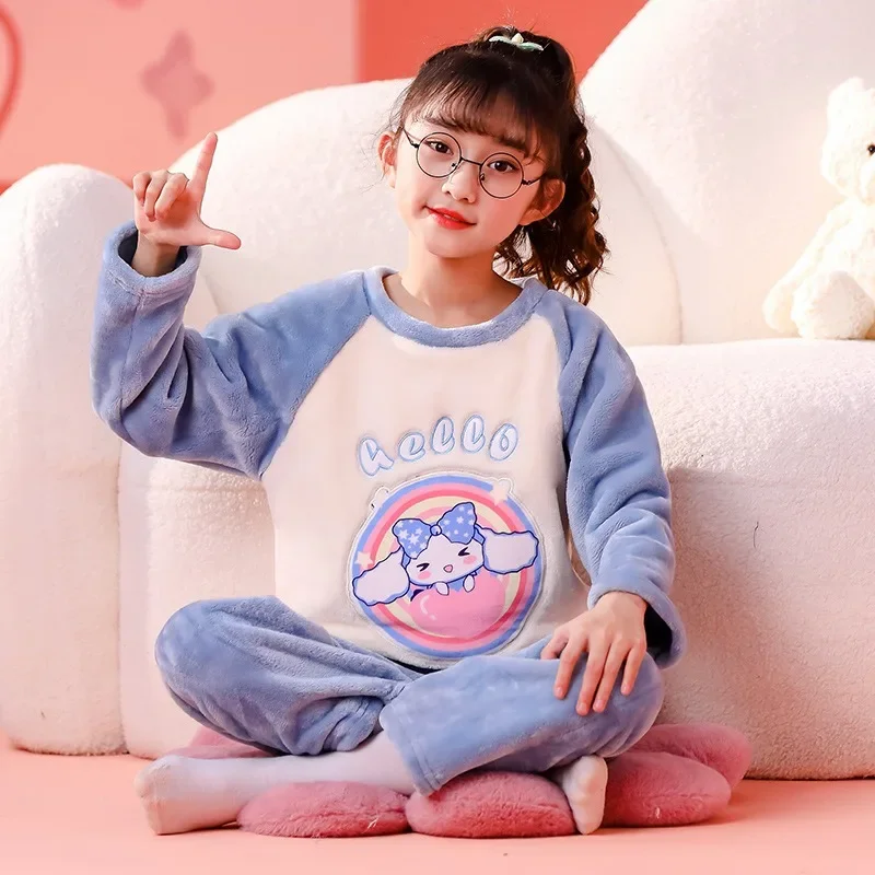 Пижама из кораллового флиса Sanrio Kuromi My Melody Cinnamoroll, детская зимняя мультяшная Милая Пижама с круглым вырезом, комплект домашней одежды
Пижама из кораллового флиса Sanrio Kuromi My Melody Cinnamoroll, детская зимняя мультяшная Милая Пижама с круглым вырезом, комплект домашней одежды