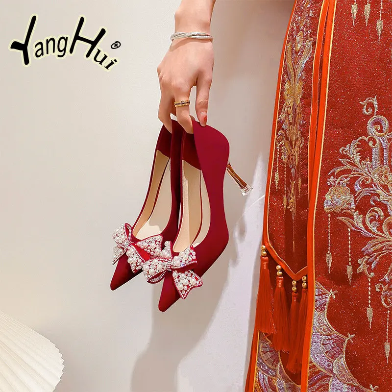 Новинка лета 2023, красные туфли невесты с низким верхом в китайском стиле, высокие свадебные туфли Xiuhe, свадебные туфли без усталости ног
Новинка лета 2023, красные туфли невесты с низким верхом в китайском стиле, высокие свадебные туфли Xiuhe, свадебные туфли без усталости ног