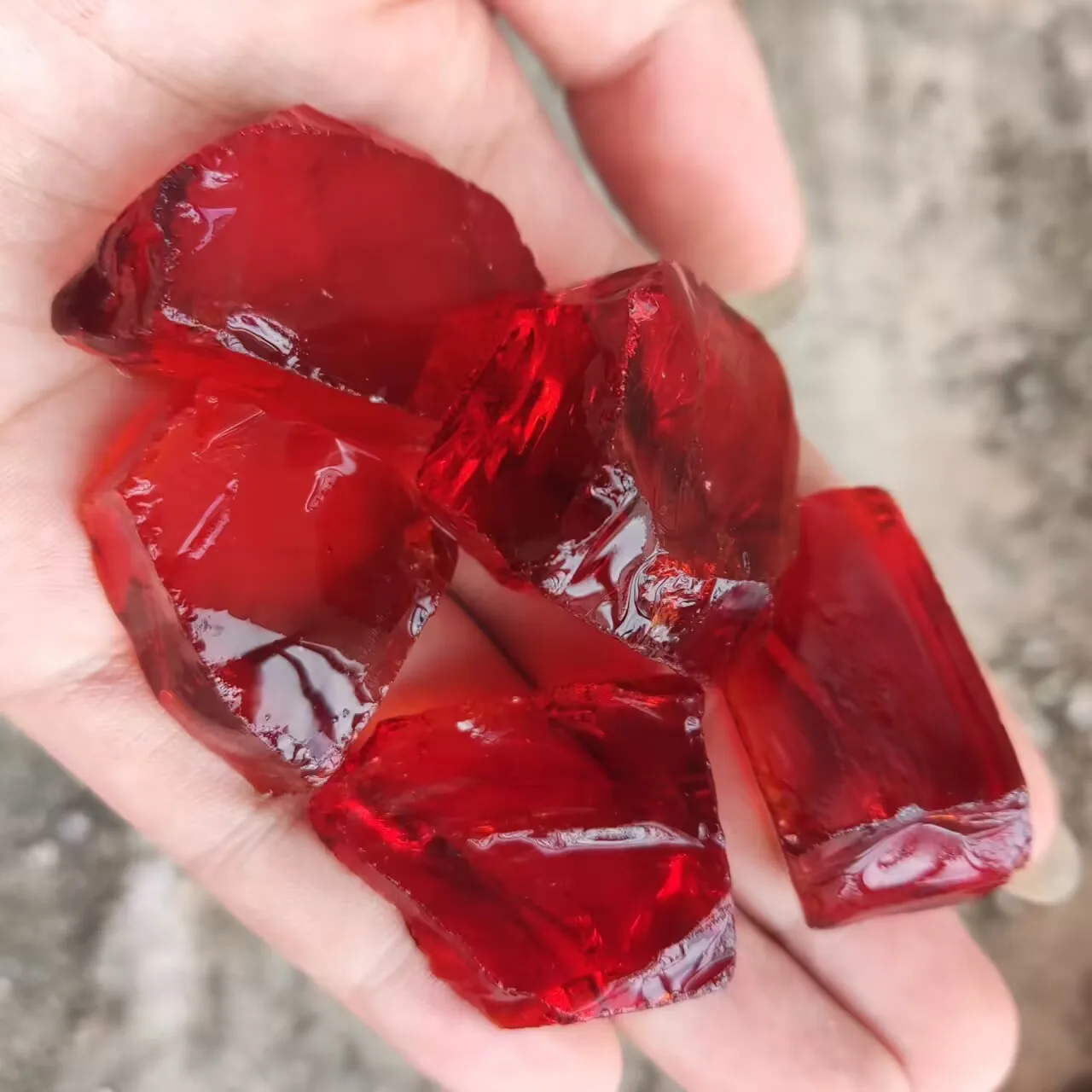 Стеклянные камни для декора
Стеклянные камни для декора