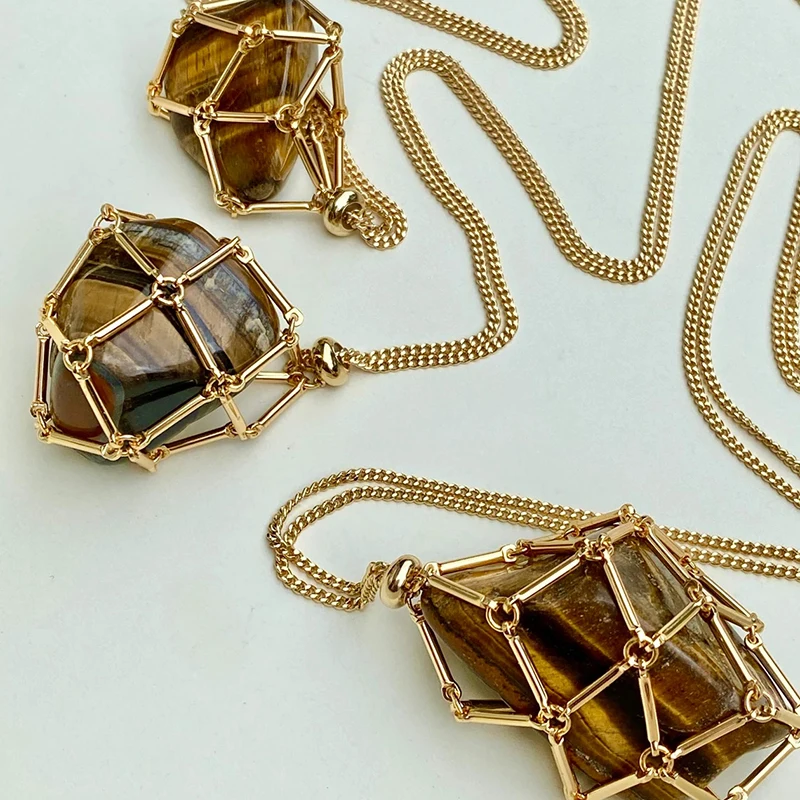 GOLDEN INTERCHANGEABLE CRYSTAL POUCH NECKLACE // Interchangeable Crystal Necklace Cage Net for Stones Healing Crystal Tumbles
GOLDEN INTERCHANGEABLE CRYSTAL POUCH NECKLACE // Interchangeable Crystal Necklace Cage Net for Stones Healing Crystal Tumbles
