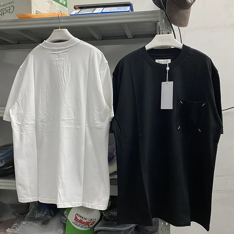 Повседневная Уличная одежда, футболка MM6 Margiela с карманами, четырехконечная Лоскутная футболка, высококачественная повседневная футболка для мужчин и женщин
Повседневная Уличная одежда, футболка MM6 Margiela с карманами, четырехконечная Лоскутная футболка, высококачественная повседневная футболка для мужчин и женщин