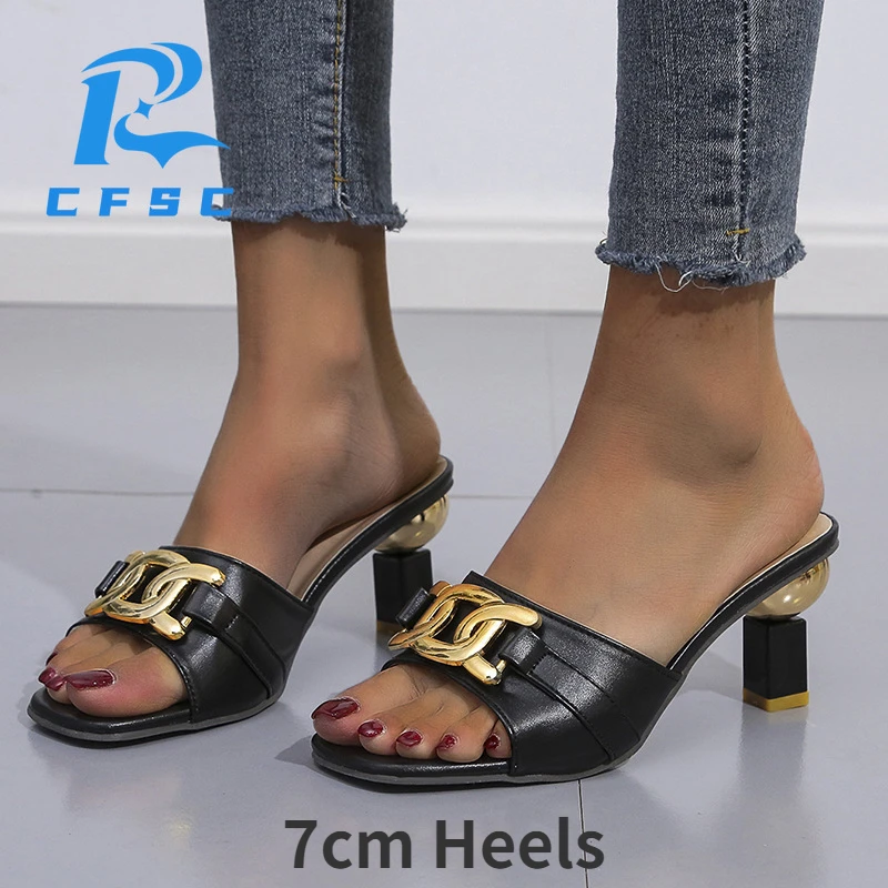 Women's Outdoor Slippers High Heels 2022 New Golden Metal Chain Ladies Fashion Casual Slides Mules Plus Size 43 Women Sexy Shoes
Women's Outdoor Slippers High Heels 2022 New Golden Metal Chain Ladies Fashion Casual Slides Mules Plus Size 43 Women Sexy Shoes