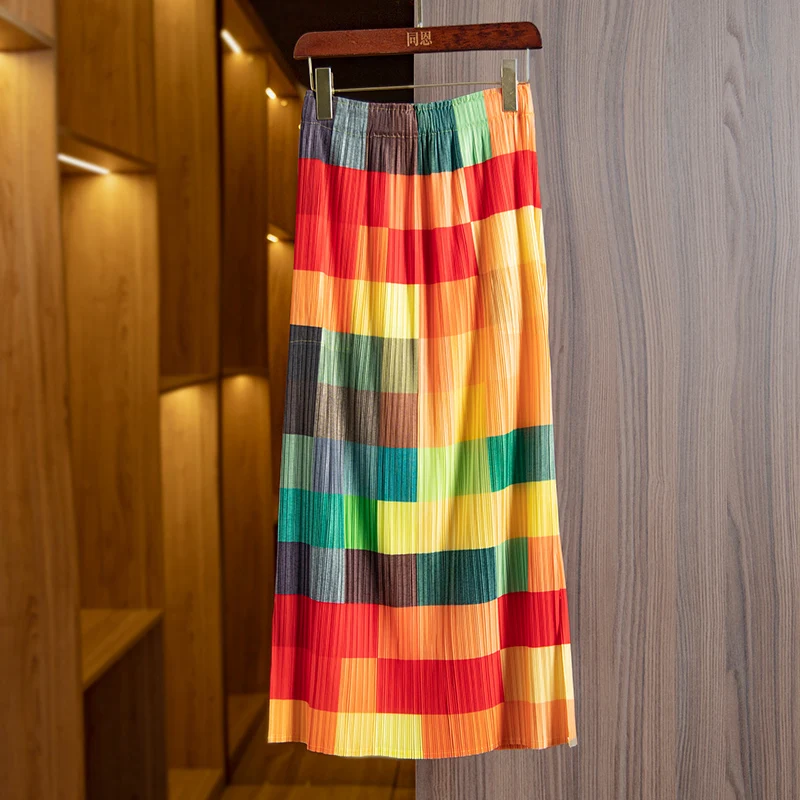 Miyake Elastic Waist Straight Tube Skirts for Women 2023 Summer New Rainbow Contrast Checker Print Versatile Pleated Half Jupe
Miyake Elastic Waist Straight Tube Skirts for Women 2023 Summer New Rainbow Contrast Checker Print Versatile Pleated Half Jupe