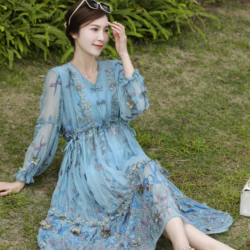 Женское платье-трапеция с V-образным вырезом, длинным рукавом и регулируемой талией
Женское платье-трапеция с V-образным вырезом, длинным рукавом и регулируемой талией