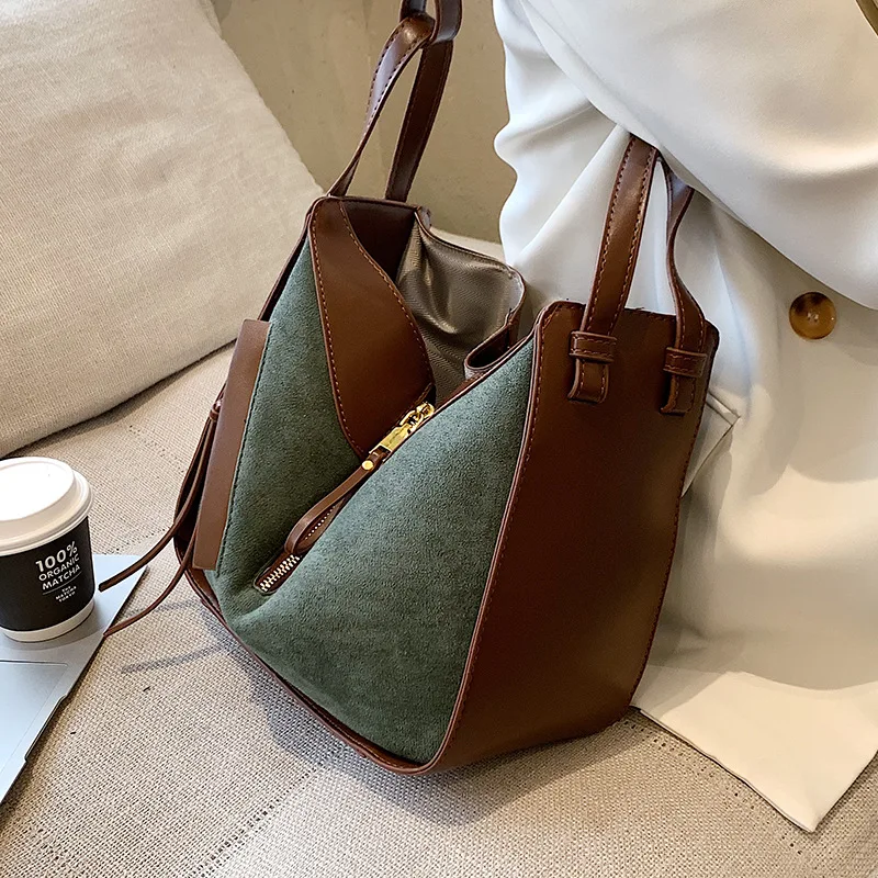 High Quality Ladies Retro Shoulder Bag 2022 New Trendy Texture Messenger Bag Fashion Net Celebrity All-match Bucket Bag Women
High Quality Ladies Retro Shoulder Bag 2022 New Trendy Texture Messenger Bag Fashion Net Celebrity All-match Bucket Bag Women