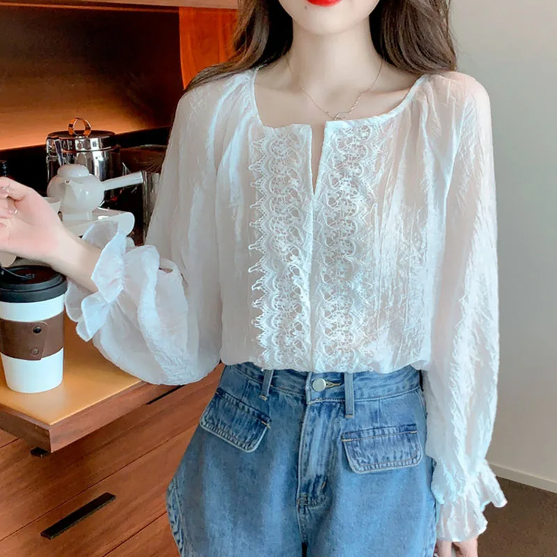 Fashion French Women'S Collar Comfortable Horn Long Sleeves Temperament Lace Solid Color All-Match Beautiful Chiffon Shirt Top
Fashion French Women'S Collar Comfortable Horn Long Sleeves Temperament Lace Solid Color All-Match Beautiful Chiffon Shirt Top