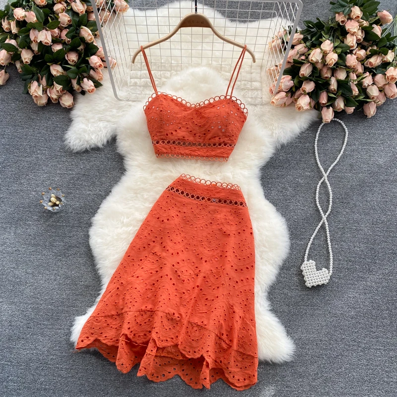 Summer Bohemian Hollow Out 2pcs Set Women Sexy V-Neck Spaghetti Strap Short Tops + High Waist Ruffle Mini Skirt Female Suit 2022
Summer Bohemian Hollow Out 2pcs Set Women Sexy V-Neck Spaghetti Strap Short Tops + High Waist Ruffle Mini Skirt Female Suit 2022