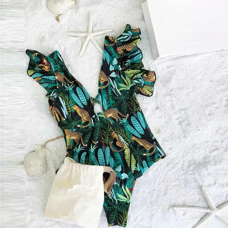 Sexy V-NECK Shoulder Ruffle One Piece Swimsuit 2020 New Swimwear Women Swimsuit Backless Bathing Suits Beach Wear Swim Suit
Sexy V-NECK Shoulder Ruffle One Piece Swimsuit 2020 New Swimwear Women Swimsuit Backless Bathing Suits Beach Wear Swim Suit