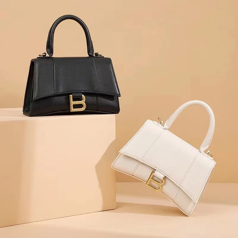 Luxury Brand Handbags 2022 High Quality New Ladies Saddle Bag Casual Retro Solid Color Ladies Flip Bag Shoulder Messenger Bag Cc
Luxury Brand Handbags 2022 High Quality New Ladies Saddle Bag Casual Retro Solid Color Ladies Flip Bag Shoulder Messenger Bag Cc