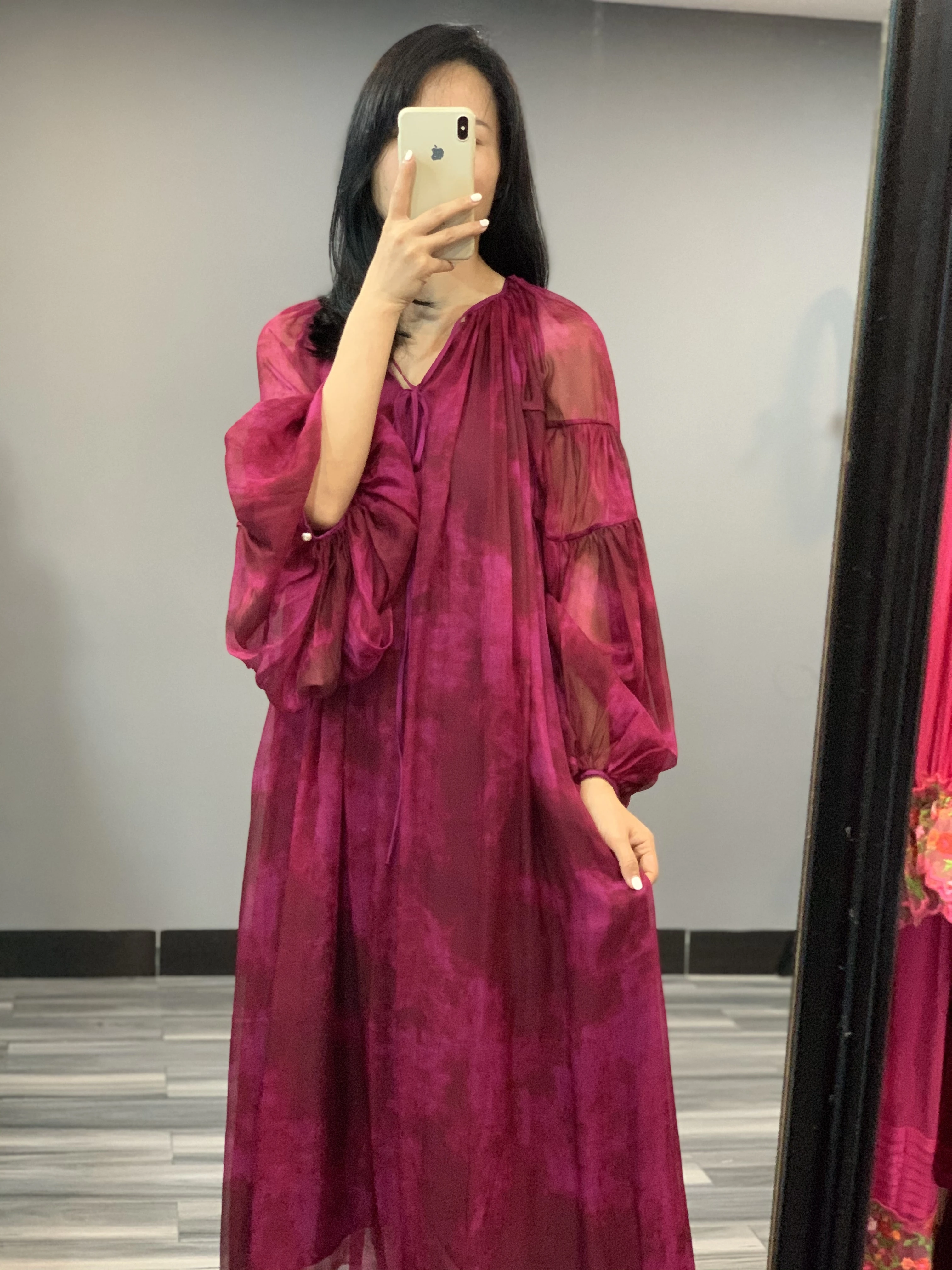 Linlang original design mulberry silk V-neck custom smudge lantern sleeves loose slim dress
Linlang original design mulberry silk V-neck custom smudge lantern sleeves loose slim dress