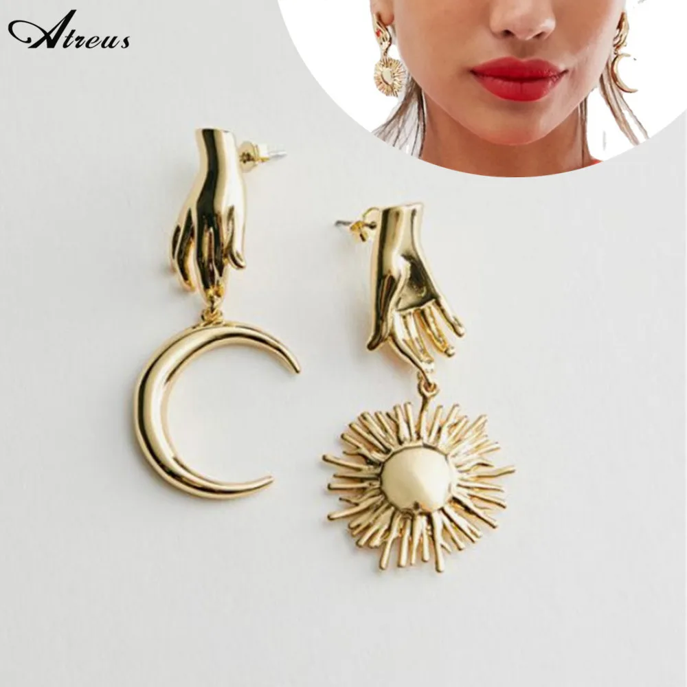 Retro Witch Divination Hand Asymmetric Sun Moon Pendant Earrings For Women Bohemian Jewelry Silver Needle Stud Earrings Unique
Retro Witch Divination Hand Asymmetric Sun Moon Pendant Earrings For Women Bohemian Jewelry Silver Needle Stud Earrings Unique