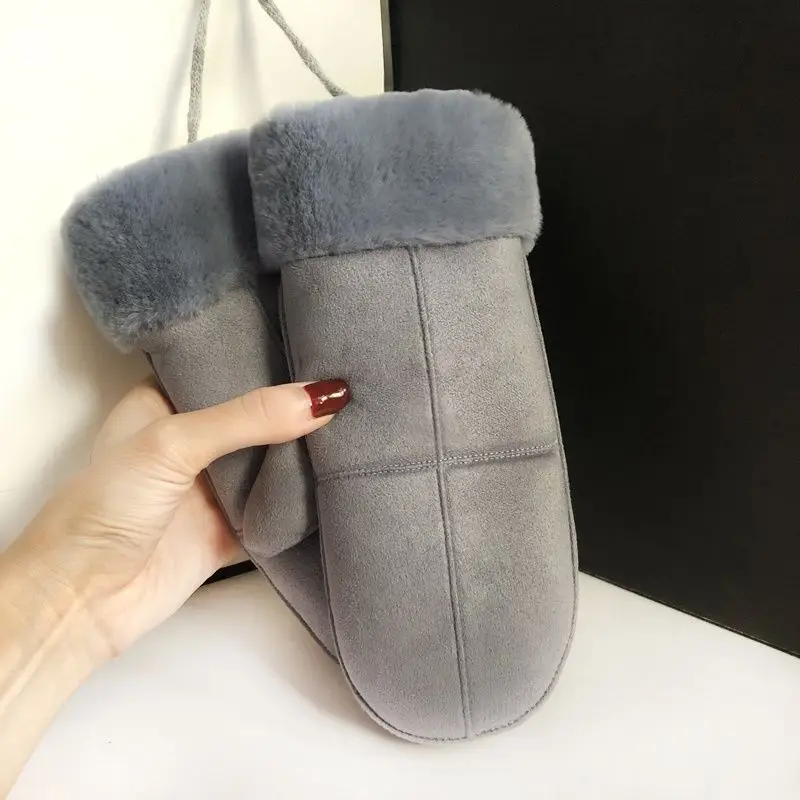 Women's winter cute hanging neck suede plus velvet padded warm windproof cycling mittens ladies fashion
Women's winter cute hanging neck suede plus velvet padded warm windproof cycling mittens ladies fashion