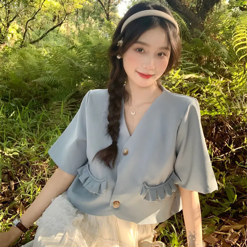 V Collar Chic Small Top Women's Spring and Summer Korean Version 2022 New Design Short Fried Street Short Sleeve Coat Jacket
V Collar Chic Small Top Women's Spring and Summer Korean Version 2022 New Design Short Fried Street Short Sleeve Coat Jacket