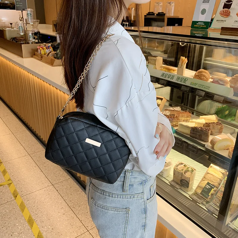 Trend Fashion Women's Bag New Mobile Phone Bag 2022 Small Waterproof Storage Pack Ladies Chain Shoulder Messenger Bag
Trend Fashion Women's Bag New Mobile Phone Bag 2022 Small Waterproof Storage Pack Ladies Chain Shoulder Messenger Bag