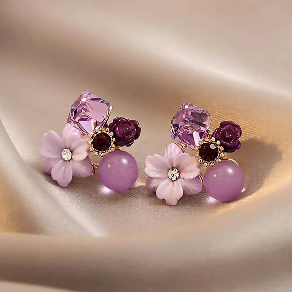 1 Pair Exquisite Charming Women Earrings Gift Rhinestone Purple Flower Stud Earrings Jewelry Accessory 
1 Pair Exquisite Charming Women Earrings Gift Rhinestone Purple Flower Stud Earrings Jewelry Accessory