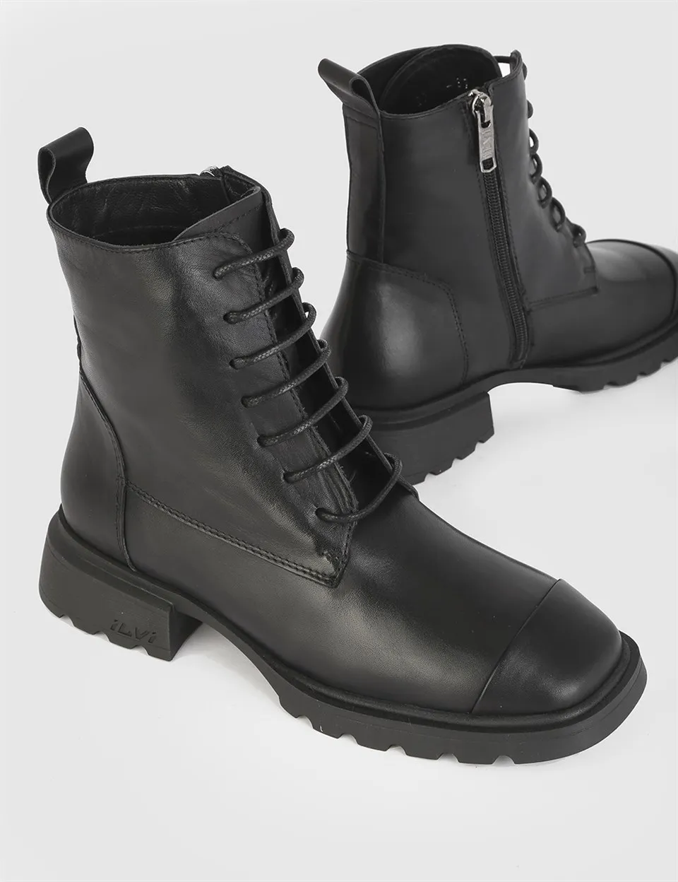 ILVi-Genuine Leather Handmade Vinda Black Leather Women's Boot Women Shoes 2021 Fall/Winter
ILVi-Genuine Leather Handmade Vinda Black Leather Women's Boot Women Shoes 2021 Fall/Winter