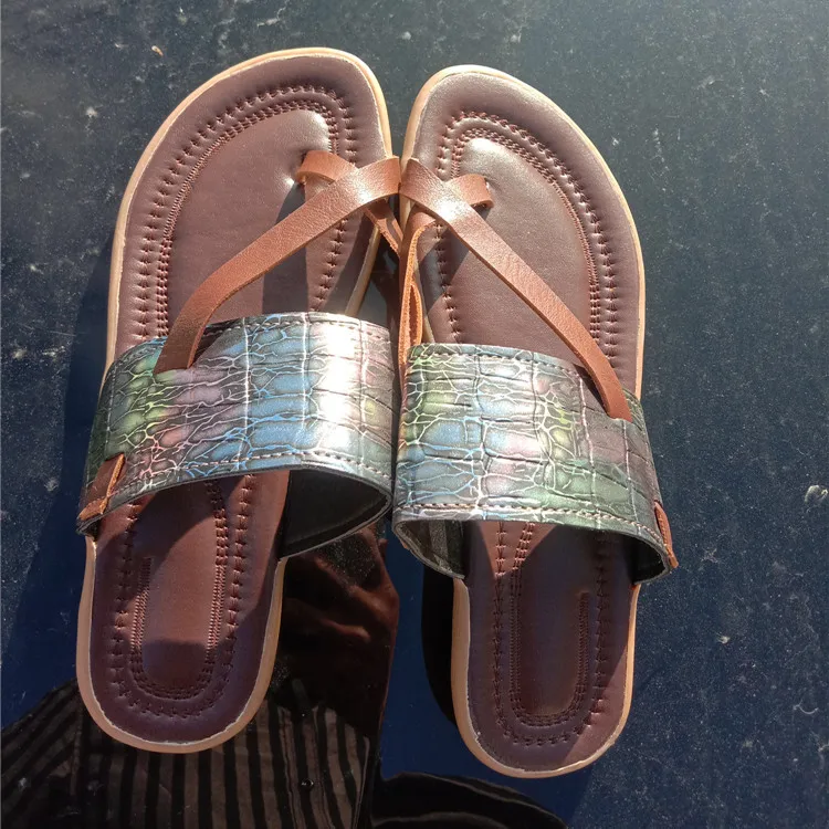 Slippers Casual Beach Shoes Big Size Rubber Flip Flops Slipers Women Low Slides Luxury Sabot Hawaiian 2022 Flat Soft PU Leisure
Slippers Casual Beach Shoes Big Size Rubber Flip Flops Slipers Women Low Slides Luxury Sabot Hawaiian 2022 Flat Soft PU Leisure
