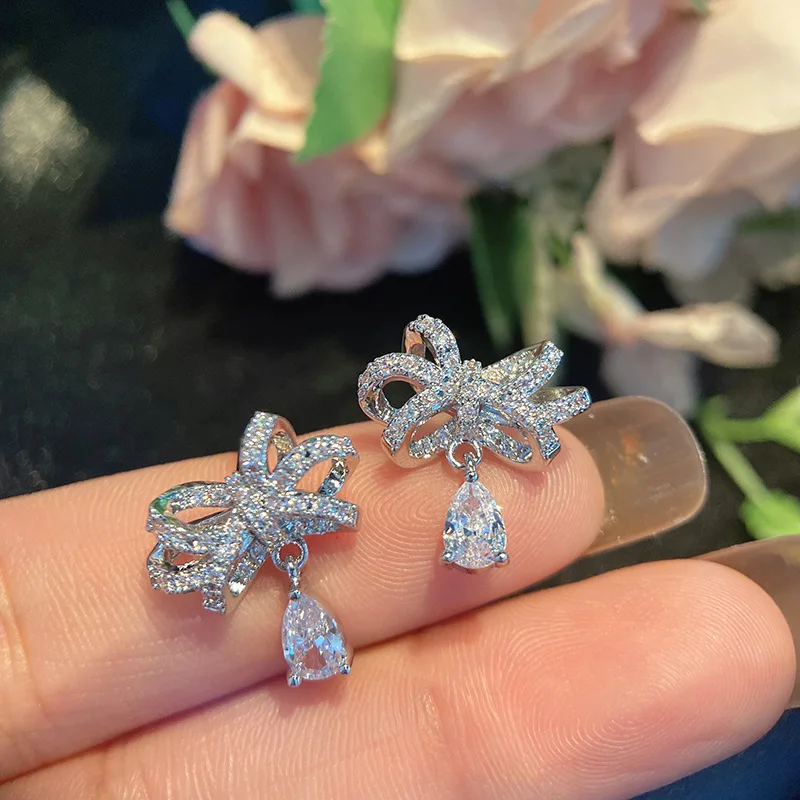 

2023 Luxury Full Zircon Bowknot Stud Earrings for Women Trend Gorgeous Korean Fashion Party Dress Dailry Exquisite Jewelry Gift