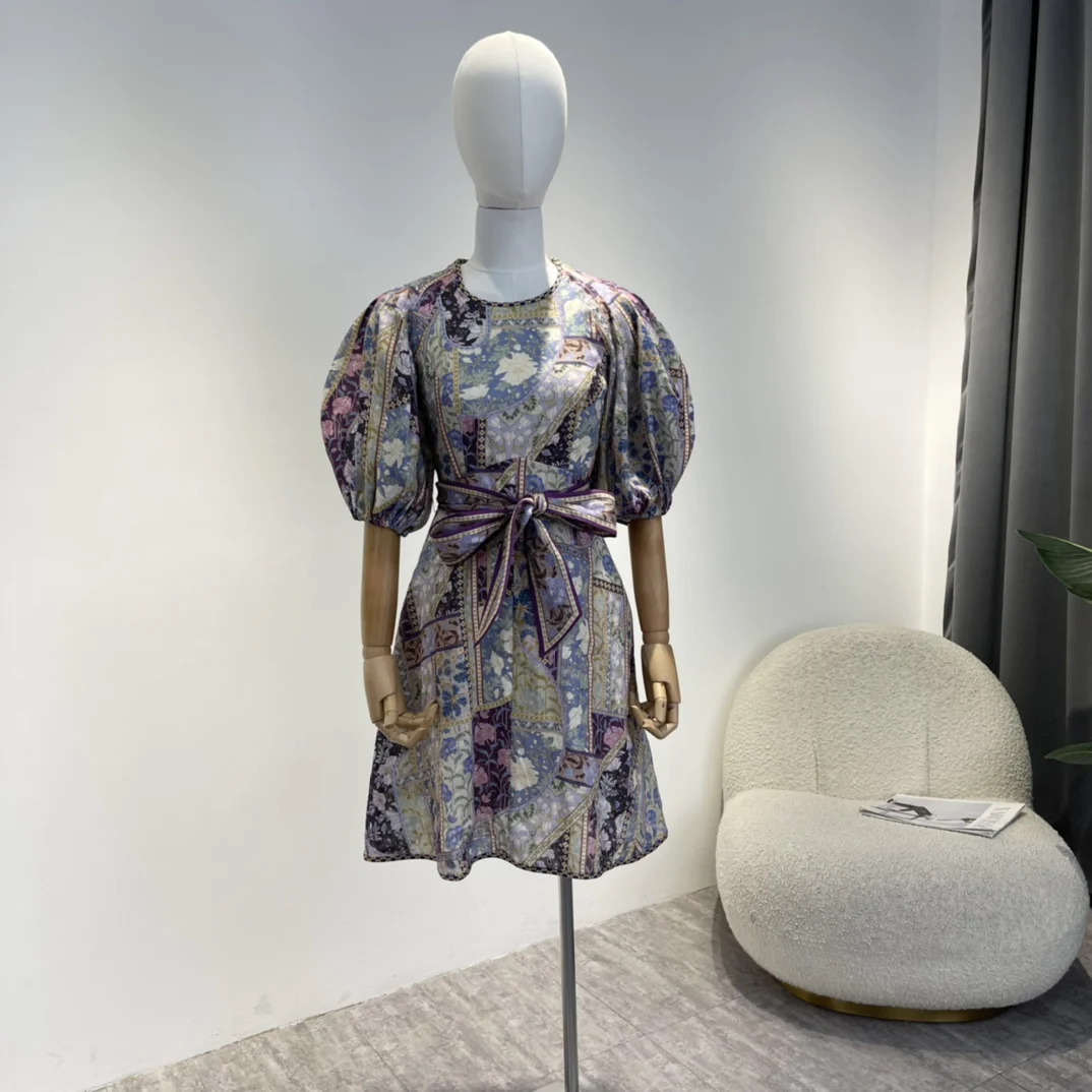 Женское винтажное платье средней длины, голубое платье с цветочным принтом, половинчатой длиной рукава и поясом из Ткани в стиле небесно-голубого цвета, коллекция
Женское винтажное платье средней длины, голубое платье с цветочным принтом, половинчатой длиной рукава и поясом из Ткани в стиле небесно-голубого цвета, коллекция