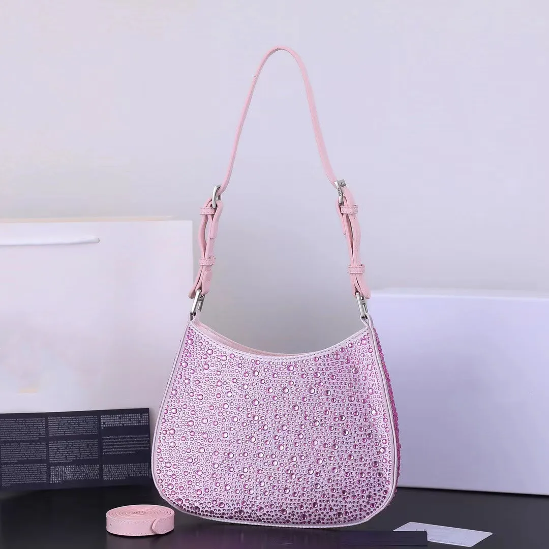 High-end diamond Western style handbag ladies bag 2022 new trendy commuter all-match one-shoulder messenger girl bag
High-end diamond Western style handbag ladies bag 2022 new trendy commuter all-match one-shoulder messenger girl bag