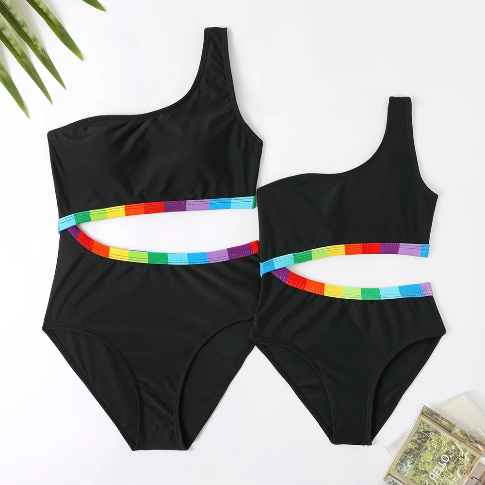 

2023 NEW Family Matching Swimsuits Mom and Daughter Beachwear Swimwear Family Look Summer Women Girls Seaside Bathing Suits