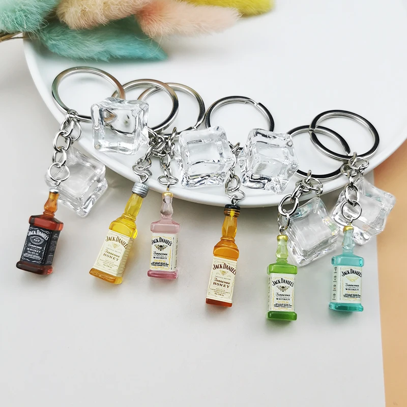 

1 Pcs Ice Alcohol Wine Bottle Keychain Resin Simulation Mini Beer Cocktail Men Women Boyfriend Keyring Lovers Father's Day Gift
