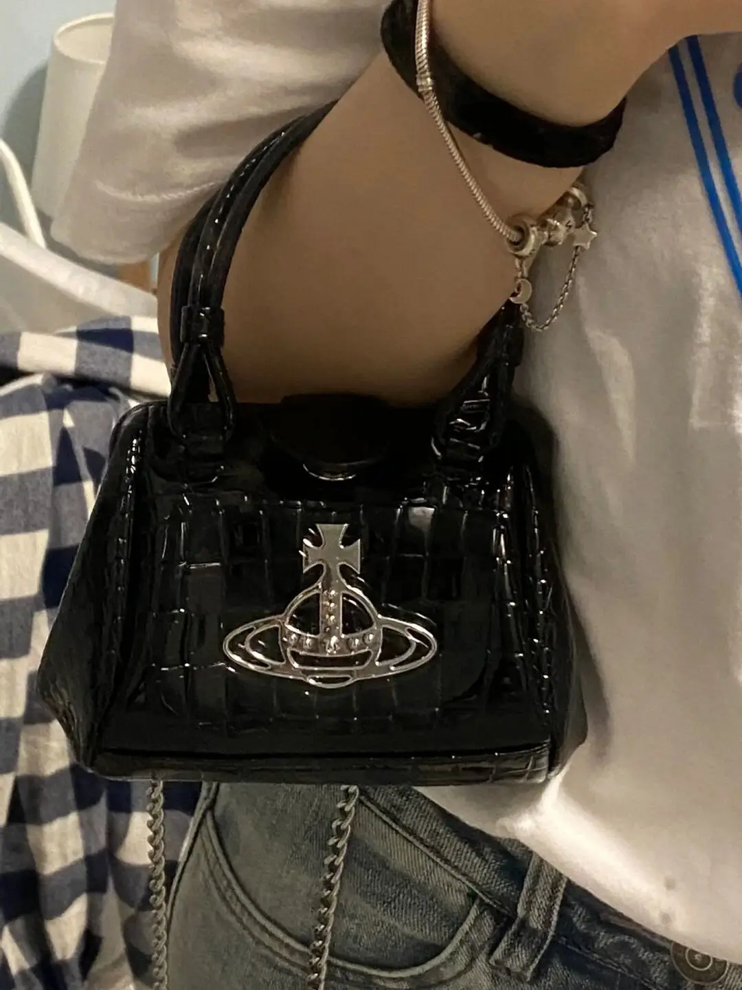 2022 Black Retro Embroidery Small Square Bag Ladies Shoulder Crossbody Chain Bag Handbag Boston Bag Y2K Vintage Fashion Mini Bag
2022 Black Retro Embroidery Small Square Bag Ladies Shoulder Crossbody Chain Bag Handbag Boston Bag Y2K Vintage Fashion Mini Bag