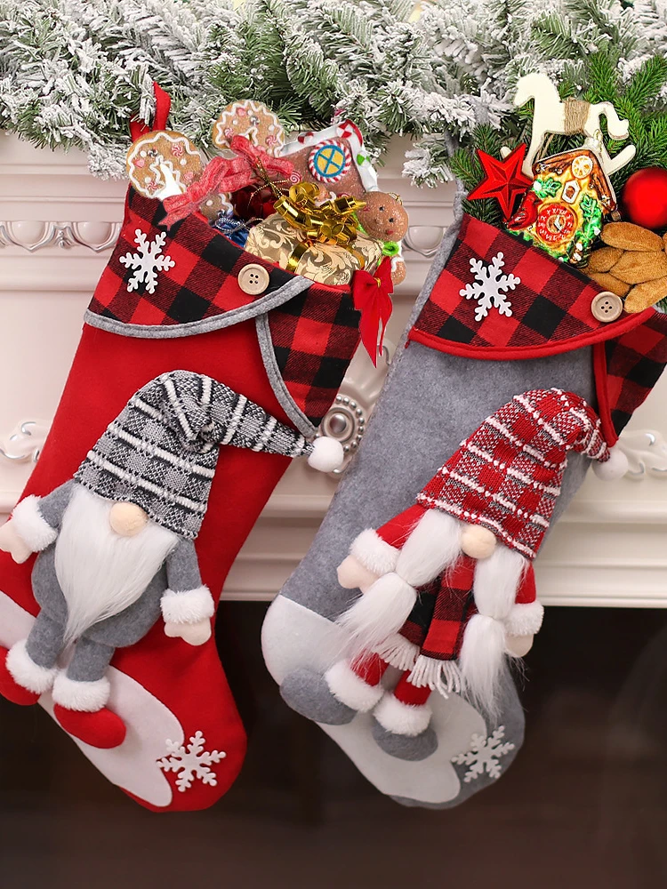 New Home Christmas Decorations Three-dimensional Faceless Doll Couple Doll Christmas Socks Gift Bag Candy Socks 
New Home Christmas Decorations Three-dimensional Faceless Doll Couple Doll Christmas Socks Gift Bag Candy Socks