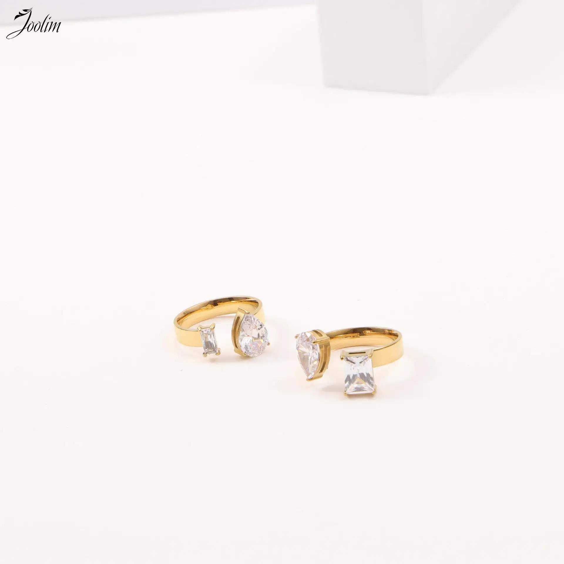 Joolim Jewelry Wholesale High End PVD No Fade Elegant Irregular Teardrop Cubic Zirconia Opening Stainless Steel Ring for Women
Joolim Jewelry Wholesale High End PVD No Fade Elegant Irregular Teardrop Cubic Zirconia Opening Stainless Steel Ring for Women
