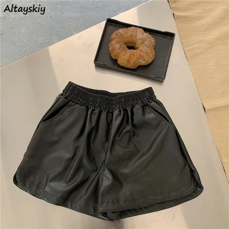 PU Leather Shorts Women Streetwear Korean Style Elastic Waist Baggy Short Hip Hop Fashion All-match Black Wide Leg Trousers Lady
PU Leather Shorts Women Streetwear Korean Style Elastic Waist Baggy Short Hip Hop Fashion All-match Black Wide Leg Trousers Lady