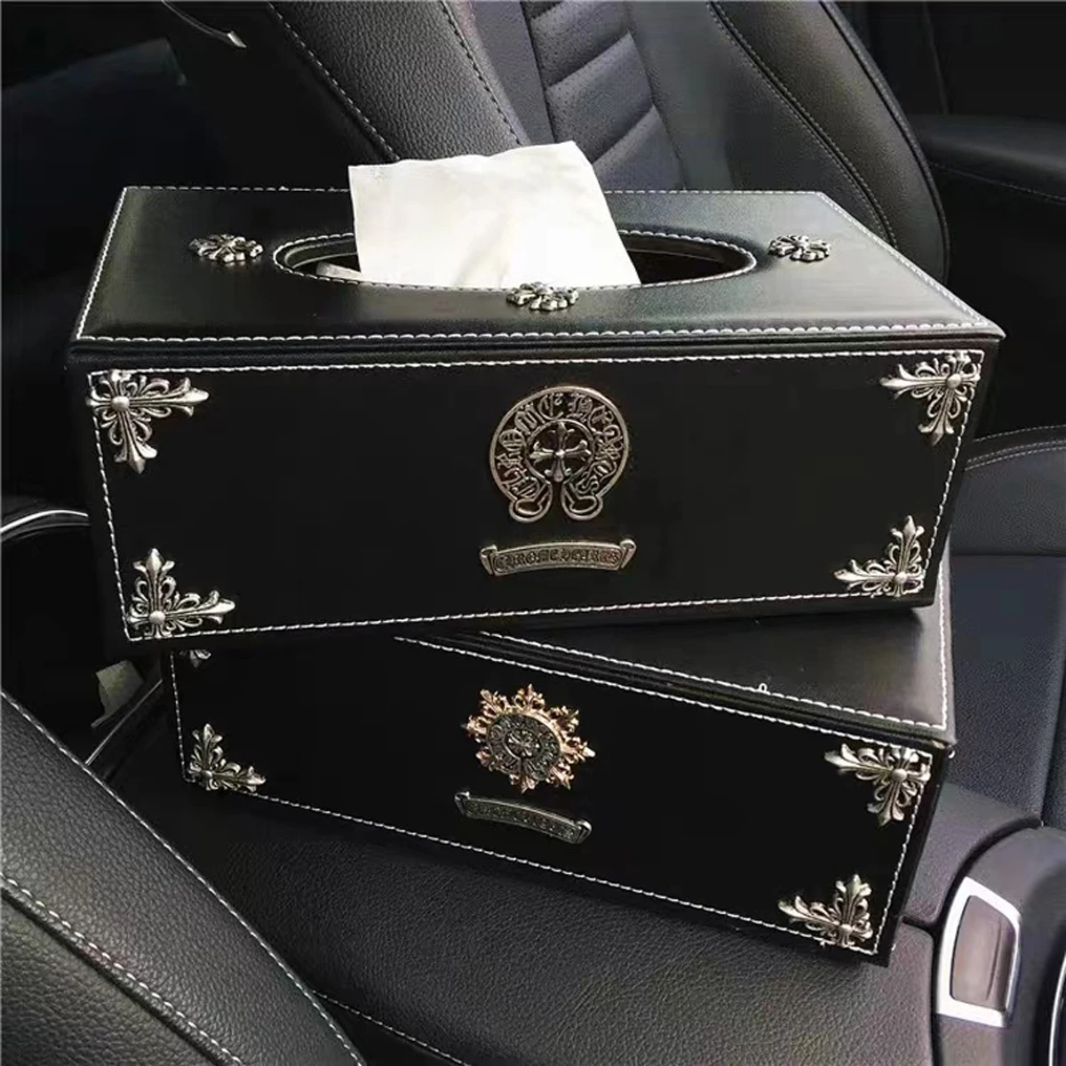 CH New trendy brand car tissue box living room napkin storage high-grade leather car paper box men's car tissue box
CH New trendy brand car tissue box living room napkin storage high-grade leather car paper box men's car tissue box