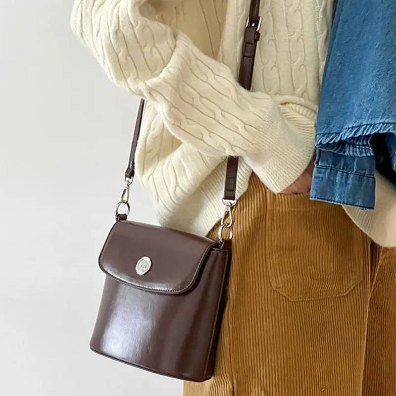 New Retro Fashion Simple Niche Design Senior Sense of Personality Versatile Mini Shoulder Crossbody Women's Bag Bucket Bag
New Retro Fashion Simple Niche Design Senior Sense of Personality Versatile Mini Shoulder Crossbody Women's Bag Bucket Bag