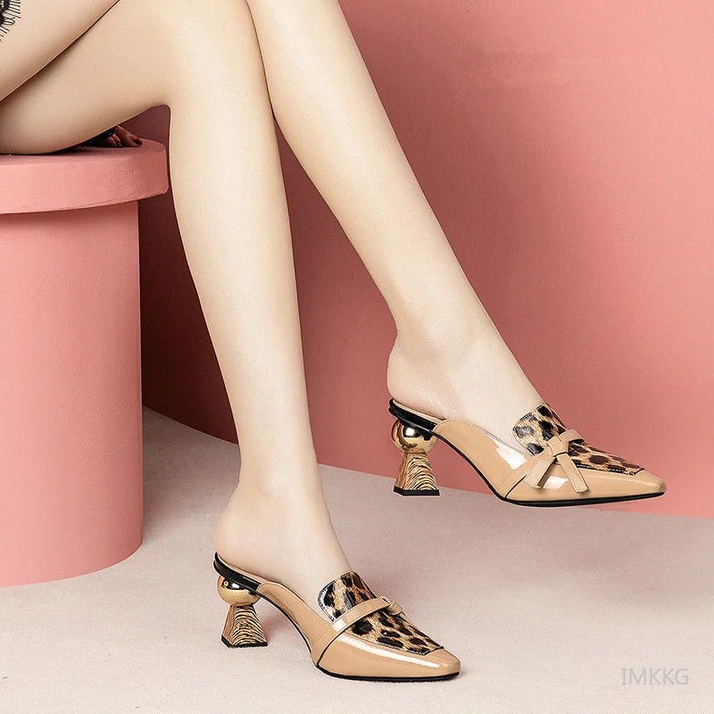 Мюли женские на высоком каблуке, мягкие кожаные шлепанцы, удобные сандалии с квадратным носком, дизайнерские тапочки, лето 
Мюли женские на высоком каблуке, мягкие кожаные шлепанцы, удобные сандалии с квадратным носком, дизайнерские тапочки, лето