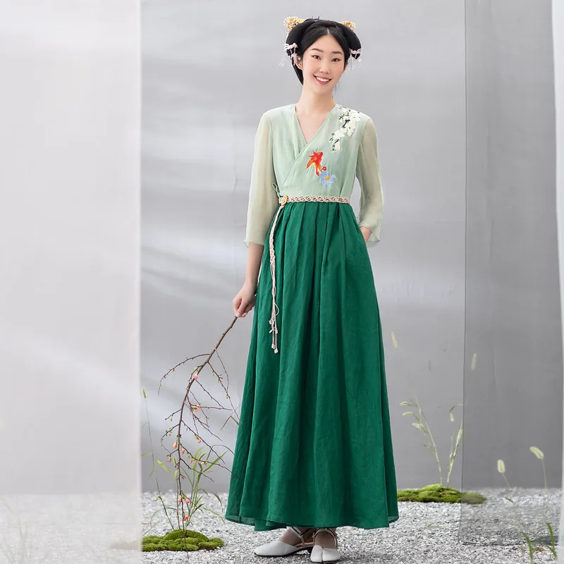 A Life On The Left Women Silk Dress Short Sleeve Hanfu Cross Breasted V-neck Vintage Fish Flower Embroidery Traditional Skirt
A Life On The Left Women Silk Dress Short Sleeve Hanfu Cross Breasted V-neck Vintage Fish Flower Embroidery Traditional Skirt