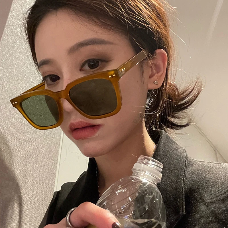 WENLCCK Women's glasses 2022 trend Square Sunglasses Ladies Vintage Sun Glasses for men Big Frame Uv400
WENLCCK Women's glasses 2022 trend Square Sunglasses Ladies Vintage Sun Glasses for men Big Frame Uv400