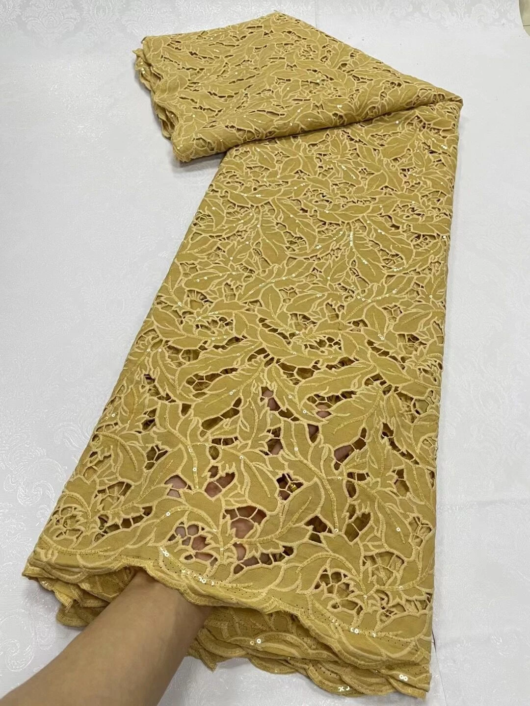 Африканская кружевная ткань 2023, высококачественные Блестки для женщин, парча, белый дизайн, хлопковая вышивка, нигерийская Ткань для шитья, ... 
Африканская кружевная ткань 2023, высококачественные Блестки для женщин, парча, белый дизайн, хлопковая вышивка, нигерийская Ткань для шитья, ...