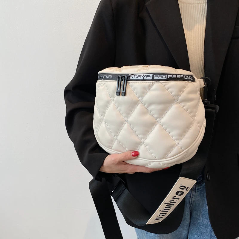 New Leather Shoulder Crossbody Bag Quilted Luxury Female Belt Bags Chest Pack Semicircle Saddle Waist Bag Casual Lady Fanny Pack
New Leather Shoulder Crossbody Bag Quilted Luxury Female Belt Bags Chest Pack Semicircle Saddle Waist Bag Casual Lady Fanny Pack