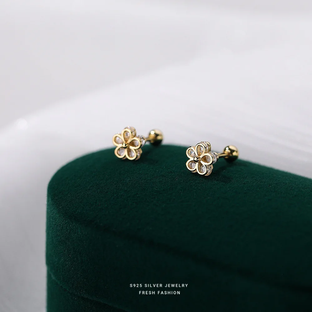 925 Sterling Silver Exquisite Zircon Flower Screw Earrings for Women Simple Temperament Jewelry
925 Sterling Silver Exquisite Zircon Flower Screw Earrings for Women Simple Temperament Jewelry