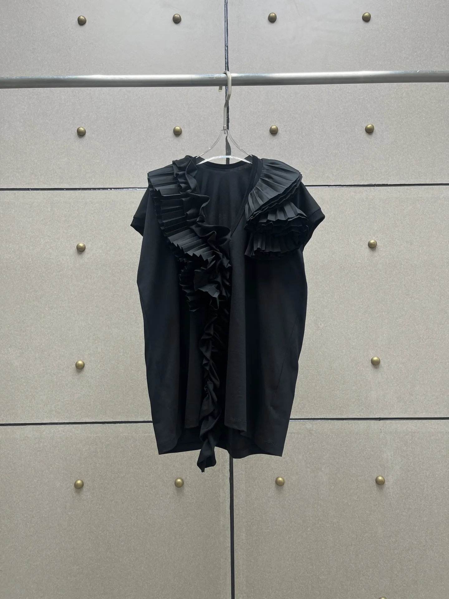2023 spring and summer women's clothing fashion new Irregular Ruffled Decorative T-shirt 0621
2023 spring and summer women's clothing fashion new Irregular Ruffled Decorative T-shirt 0621