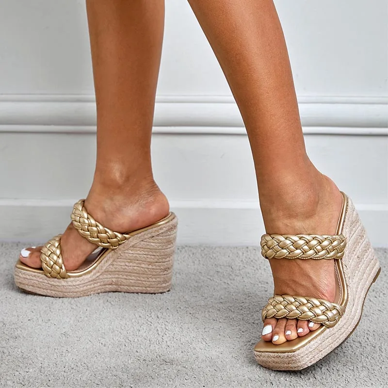 2022 New Wedges Shoes For Women Slippers Fashion Straw Rope Weave Thick Bottom Platform High Heels Sexy Golden Sandals
2022 New Wedges Shoes For Women Slippers Fashion Straw Rope Weave Thick Bottom Platform High Heels Sexy Golden Sandals
