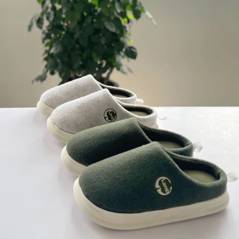 Winter Shoes Flat Bottom New Women's Indoor Home Thick Bottom Non-slip Versatile Home Shoes Warm Plush Cotton Slippers
Winter Shoes Flat Bottom New Women's Indoor Home Thick Bottom Non-slip Versatile Home Shoes Warm Plush Cotton Slippers